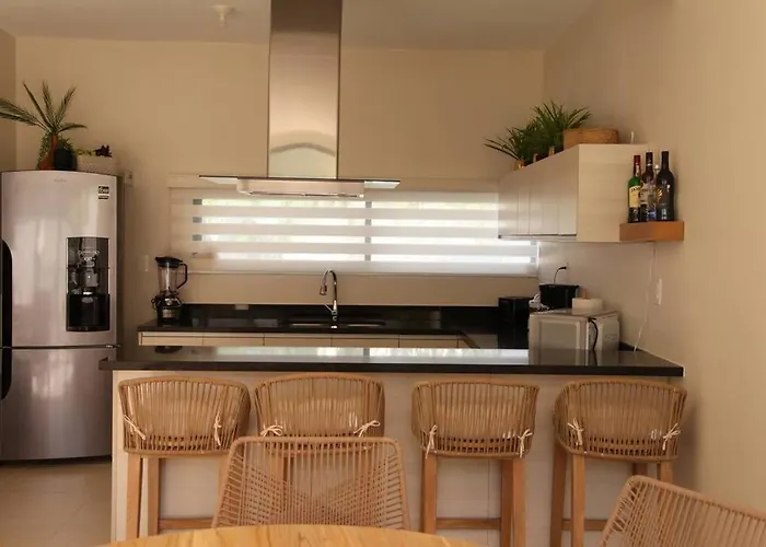 Hermosa Casa De 3 Pisos En De Lujo Playa del Carmen