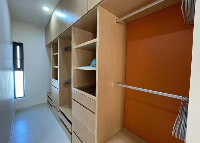 Hermosa Casa De 3 Pisos En De Lujo Villa Playa del Carmen