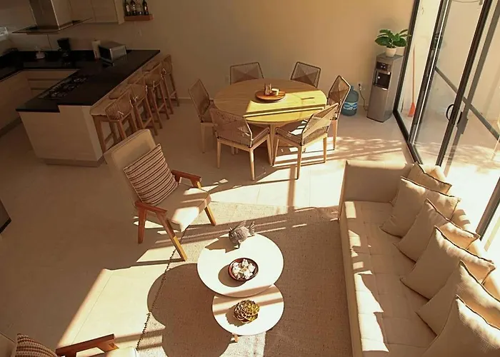 Hermosa Casa De 3 Pisos En De Lujo Villa